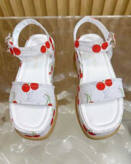 Louis Vuitton Buty, sandaly klapki, skora