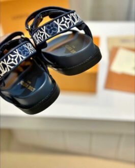 Louis Vuitton Buty, sandaly klapki, skora