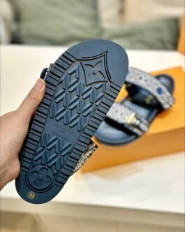 Louis Vuitton Buty, sandaly klapki, skora