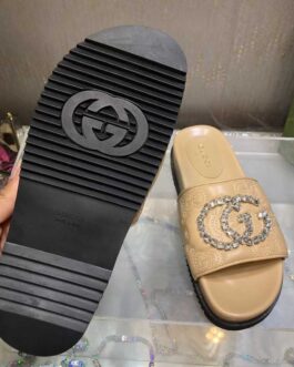 Gucci Buty, sandaly klapki, skora