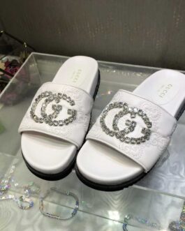 Gucci Buty, sandaly klapki, skora