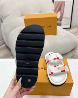 Louis Vuitton Buty, sandaly klapki, skora