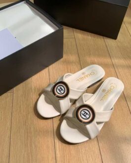 Chanel Buty, sandaly klapki, skora