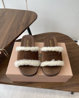 Miu miu Buty, sandaly klapki, skora
