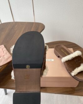 Miu miu Buty, sandaly klapki, skora