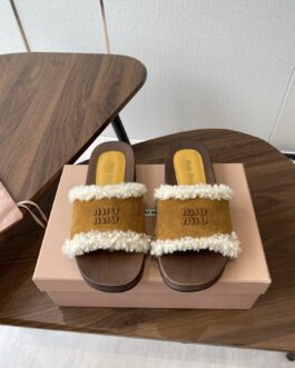 Miu miu Buty, sandaly klapki, skora