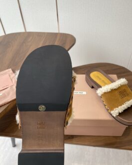 Miu miu Buty, sandaly klapki, skora