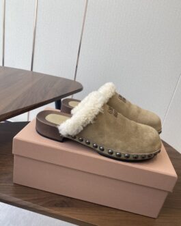 Miu miu Buty, sandaly klapki, skora