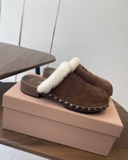 Miu miu Buty, sandaly klapki, skora