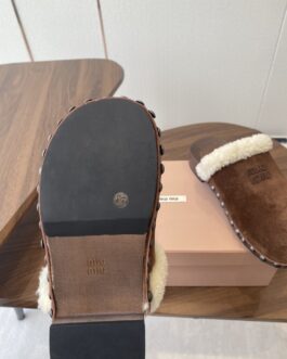 Miu miu Buty, sandaly klapki, skora