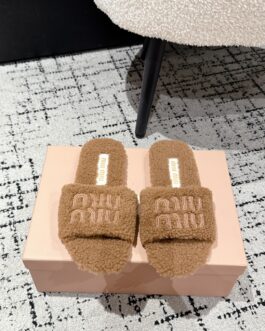Miu miu Buty, sandaly klapki, skora