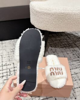 Miu miu Buty, sandaly klapki, skora