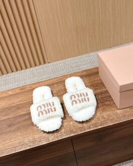 Miu miu Buty, sandaly klapki, skora
