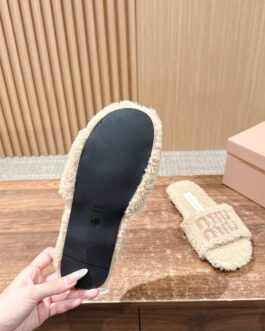 Miu miu Buty, sandaly klapki, skora