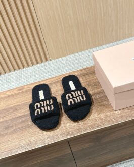 Miu miu Buty, sandaly klapki, skora