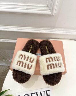 Miu miu Buty, sandaly klapki, skora