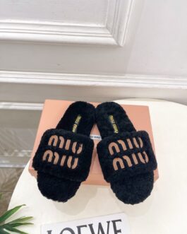Miu miu Buty, sandaly klapki, skora