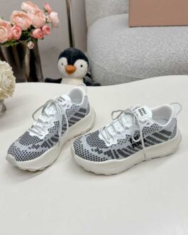 Miu miu Sneakersy, trampki, tenisówki, buty, skora