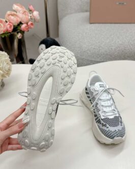 Miu miu Sneakersy, trampki, tenisówki, buty, skora