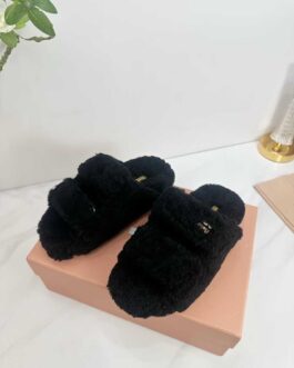 Miu miu Buty, sandaly klapki, skora