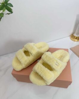 Miu miu Buty, sandaly klapki, skora