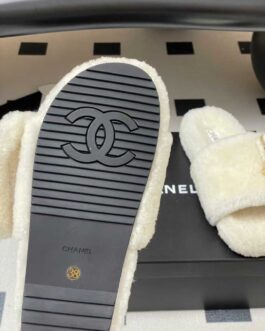 Chanel Buty, sandaly klapki, skora