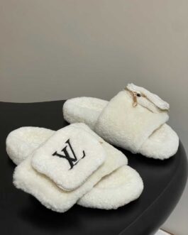 Louis Vuitton Buty, sandaly klapki, skora