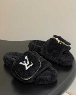Louis Vuitton Buty, sandaly klapki, skora