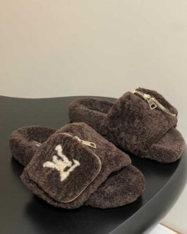 Louis Vuitton Buty, sandaly klapki, skora