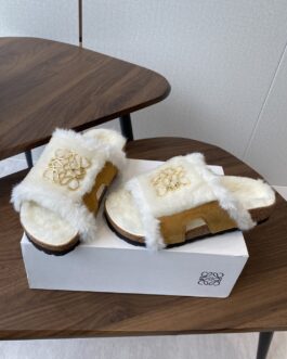Loewe Buty, sandaly klapki, skora