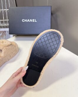 Chanel Buty, sandaly klapki, skora
