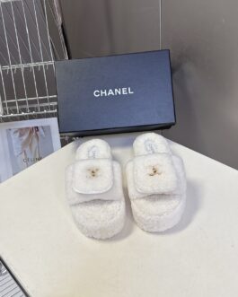 Chanel Buty, sandaly klapki, skora