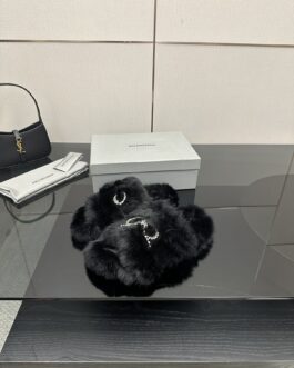 Balenciaga Buty, sandaly klapki, skora