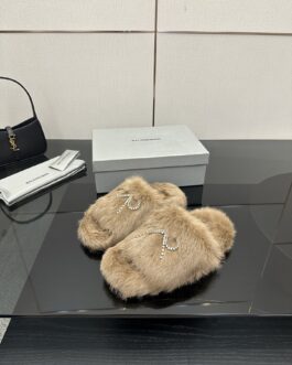 Balenciaga Buty, sandaly klapki, skora
