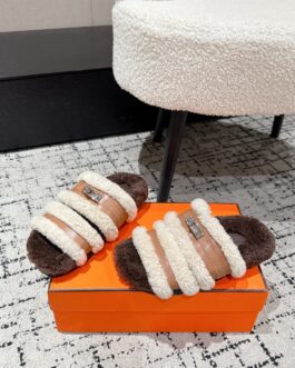 Hermes Buty, sandaly klapki, skora