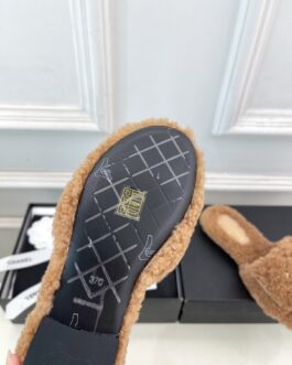 Chanel Buty, sandaly klapki, skora