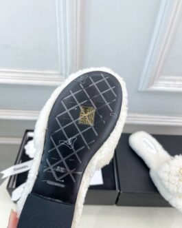 Chanel Buty, sandaly klapki, skora