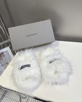 Balenciaga Buty, sandaly klapki, skora