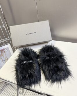 Balenciaga Buty, sandaly klapki, skora