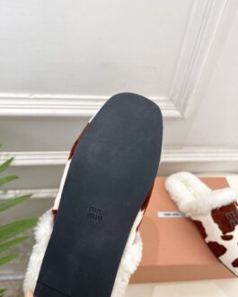 Miu miu Buty, sandaly klapki, skora