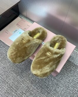 Miu miu Buty, sandaly klapki, skora