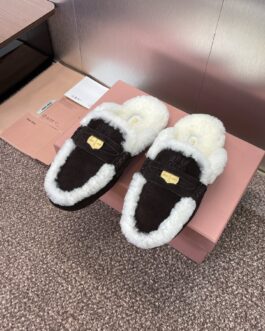 Miu miu Buty, sandaly klapki, skora