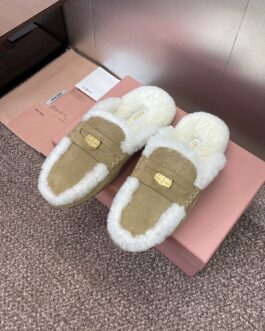 Miu miu Buty, sandaly klapki, skora