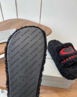 Balenciaga Buty, sandaly klapki, skora