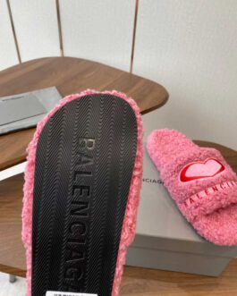 Balenciaga Buty, sandaly klapki, skora