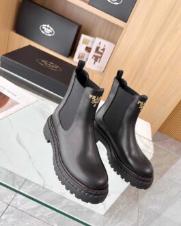Prada Buty damskie, kozaki, botki, skóra
