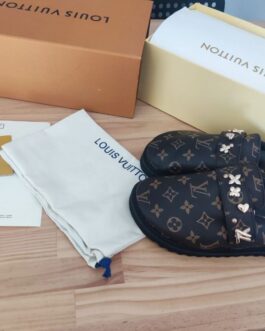 Louis Vuitton Buty, sandaly klapki, skora, od reki