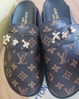 Louis Vuitton Buty, sandaly klapki, skora, od reki
