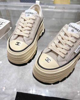 Chanel Sneakersy, trampki, tenisówki, buty, skora