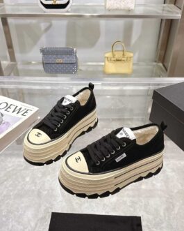 Chanel Sneakersy, trampki, tenisówki, buty, skora